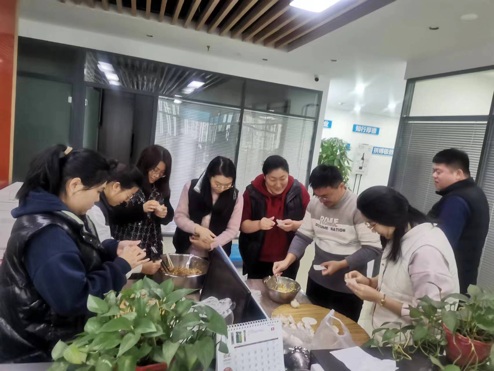 黃河大道一期工程青銀高速以北段地面道路順利通過(guò)驗(yàn)收